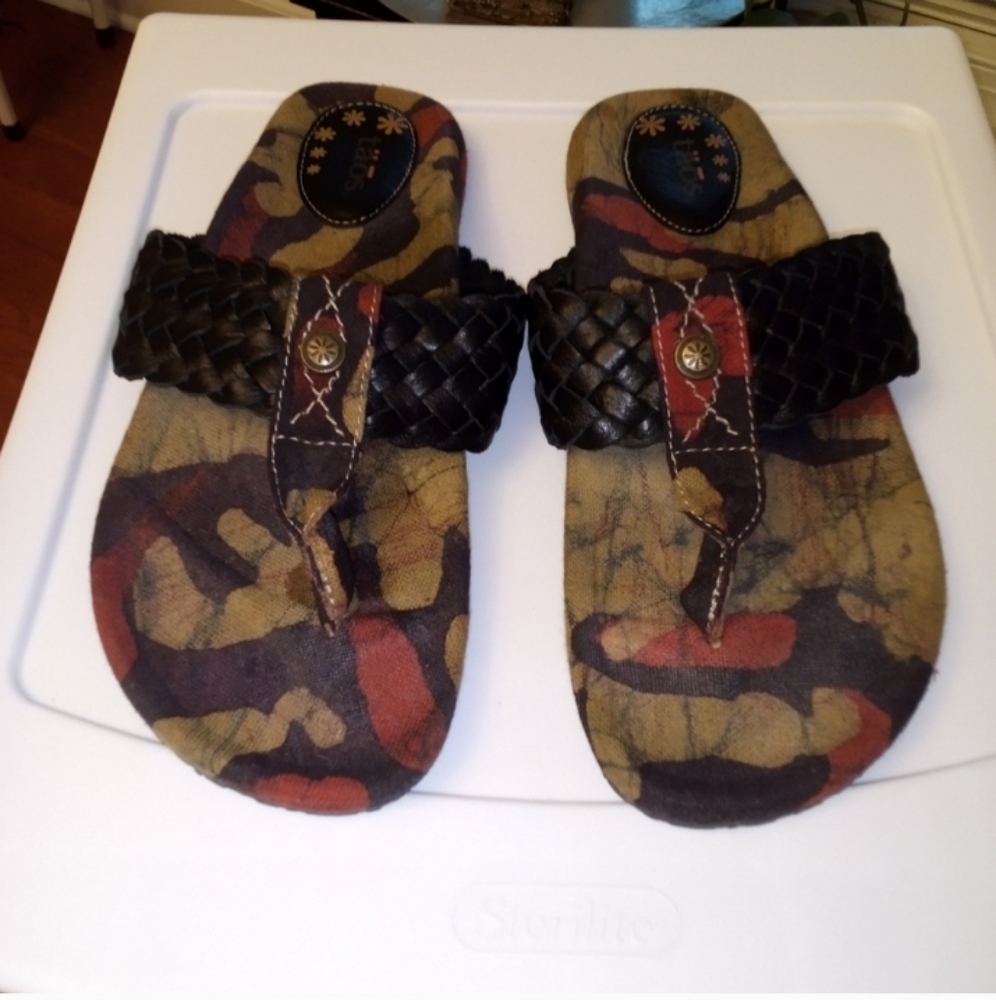 TAOS Camouflage Sandals with Black Leather Braided Straps Women's 10 EUC Summer